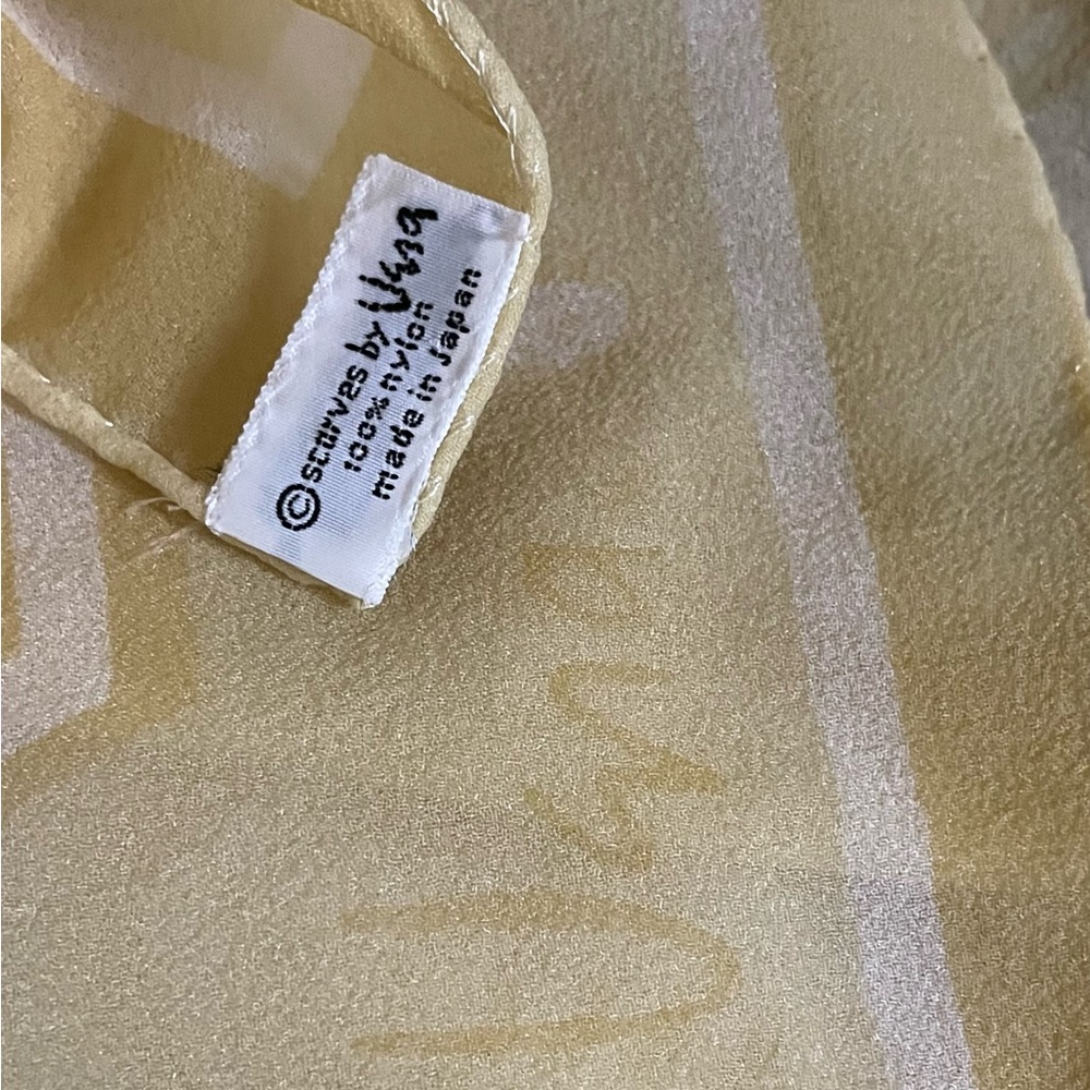 Cute Vintage Vera Sheer Scarf 14 In by 42 In Fair Condition - Picture 8 of 8
